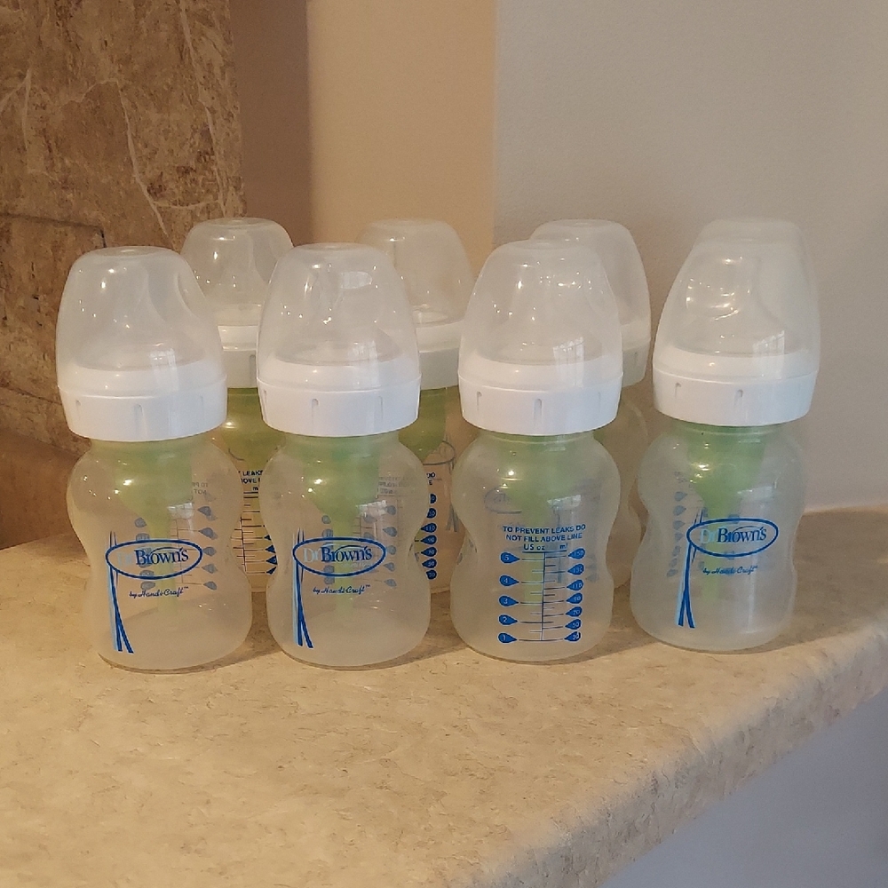 Dr. Brown's 5 Oz Baby Bottles with Anti-colic Vent System, Set Of 8, Like New